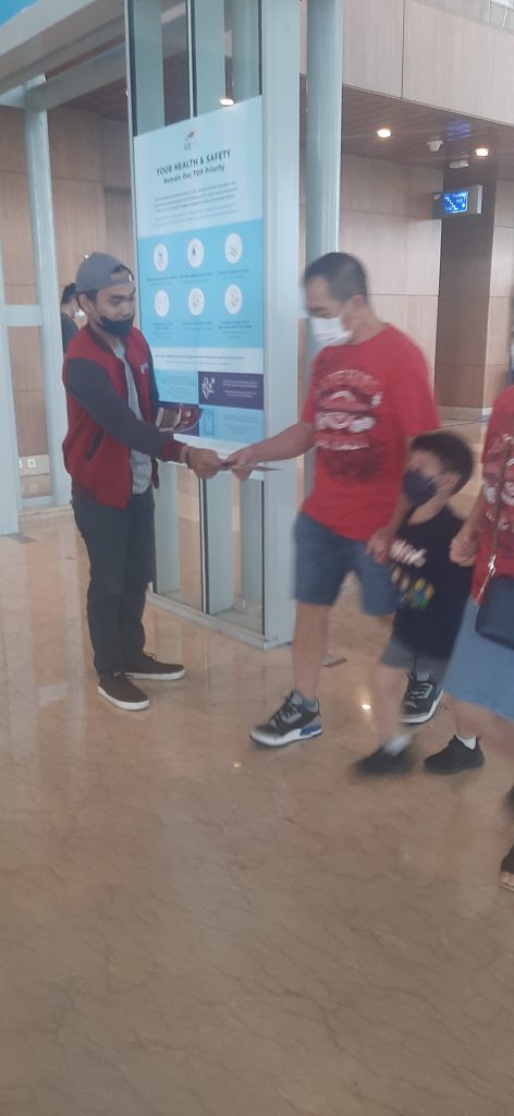 sebar brosur metode hand to hand sebar brosur metode hand to hand di acara pameran